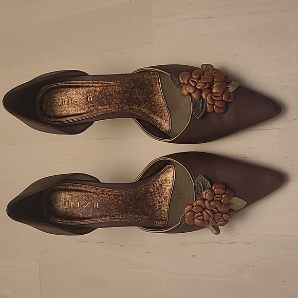 EUC Unis Brown/Bronze Floral Point Toe Open Side Pumps - Picture 6 of 16